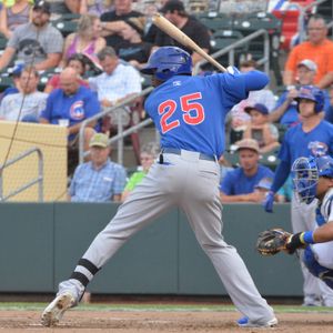 2014년 아이오와 컵스에서 타격하는 솔레르