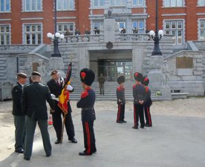 추모식에 참석한 벨기에 근위병