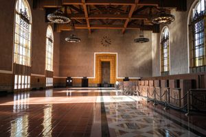 오리지널 매표소. 오른쪽에 매표소가 있다.