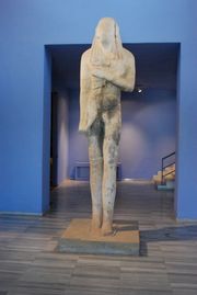 타소스 고고학 박물관의 쿠로스