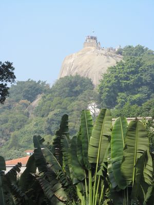 구랑위에서 가장 높은 곳인 일광암(日光岩 Sunlight Rock)