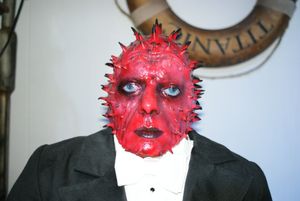 지미 비가 반나카팔라타로 분장한 모습, 닥터 후 체험 전시회에서