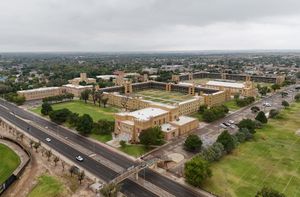 로즈웰에 위치한 뉴멕시코 군사학교 캠퍼스