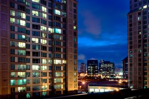 20세기 후반에서 21세기 초반에 스카버러 시티 센터 주변에 많은 고층 건물과 콘도미니엄이 건설되었다.