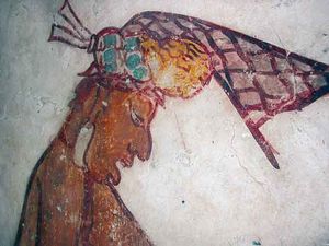 칼라크물, 중앙 광장의 건물 벽화 세부