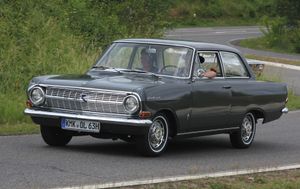 오펠 레코드 A 정측면