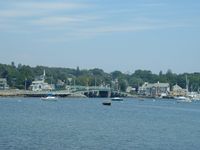 앞쪽에 다리가 있는 패더너럼 마을