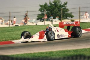 에머슨 피티팔디가 1992년 미드오하이오 스포츠카 코스에서 펜스케-쉐보레를 운전하는 모습.