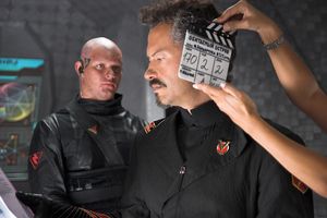 본다르추크가 우무니크 역을 맡았다.