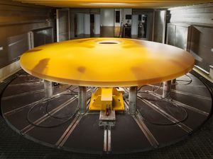 유럽 초대형 망원경의 M2 미러 블랭크