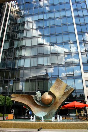 1982년 앤드류 포사가 제작한 '고래자리 UV'(UV Ceti). 캐나다 토론토 소재.