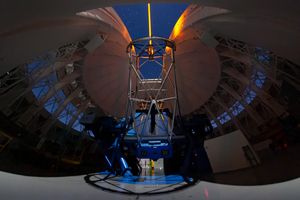 제미니 남반구에서 레이저 가이드 별을 투사하는 모습