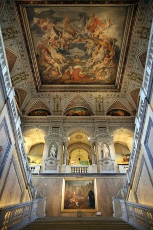 박물관 건물 내 주요 계단