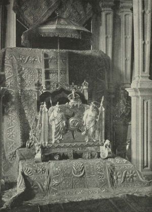 1905년경 시말라 부왕 관저에 있는 부왕의 호다