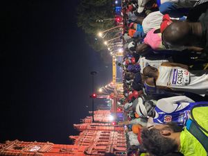 2023년 코메레이즈 마라톤 출발선에 늘어선 선수들