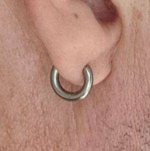 지름 8mm의 스테인리스강 후프 귀걸이