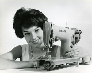 파올로 몬티가 1963년 밀라노에서 촬영한 광고 사진. 기계는 191 모델이다.