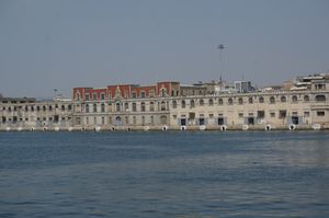 여객 터미널의 주요 건물