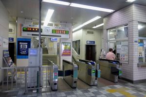 리모델링 전 개찰구 (2015년 4월)