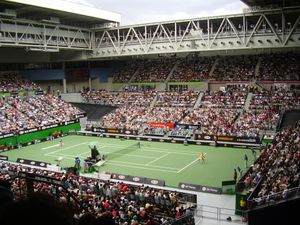 2007년 호주 오픈의 낮 경기 동안 개폐식 지붕이 열려있다.