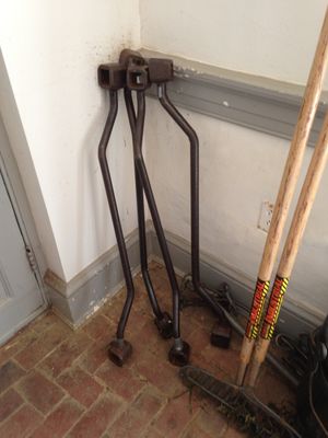 갑문 윈들러스 모음. 참고: 갈퀴는 갑문에서 쓰레기를 제거하는 데 사용됩니다.