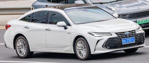 5세대 토요타 아발론 하이브리드 중국 사양 2022년 개량형(프런트)