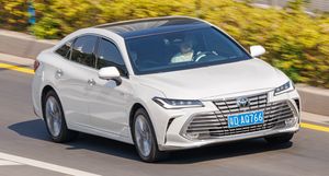 5세대 토요타 아발론 하이브리드 중국 사양 2022년 개량형