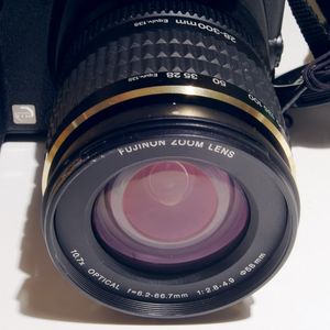 일부 제조사들은 실제 초점 거리와 35mm 환산 초점 거리를 모두 제공한다.