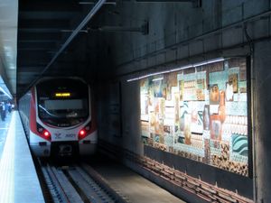 예니카프역의 마르마라이 열차