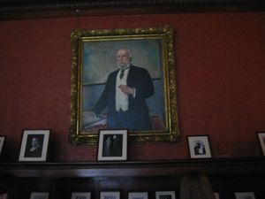 힐의 초상화 (힐의 이전 저택 도서관에 위치)