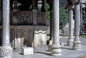 아이든 지하네자데 모스크의 분수