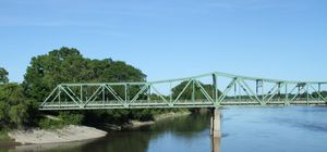 디모인강 어귀 근처의 철도 교량