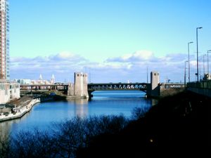 듀새이블 레이크 쇼어 드라이브의 링크 다리 (미시간 호 부근)