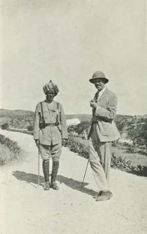 제일라의 경찰 부소장인 부랄레 로블과 영국령 소말릴란드 총독인 제너럴 고든, 제일라 (1921년).