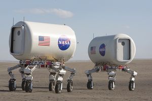 ATHLETE 로버 컨셉과 승무원 거주지 모델, 2008년