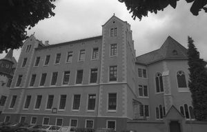 연방 공공행정 아카데미의 대학 건물 (1987)