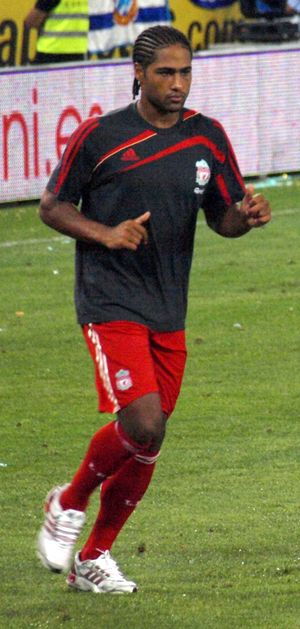 2009년 리버풀에서 몸을 풀고 있는 존슨