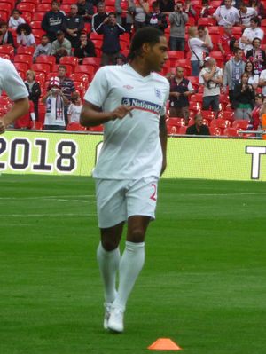 존슨, 2009년 잉글랜드 팀에서 몸을 풀고 있다.