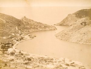 1889년 발라클라바 항구 전경, [https://www.nga.gov/research/library/imagecollections/features/watsons_russia.html 국립 미술관 도서관, 워싱턴 D.C.의 이미지 컬렉션 부서