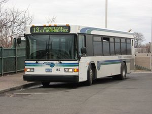 휠스 허브에 있는 휠스 버스