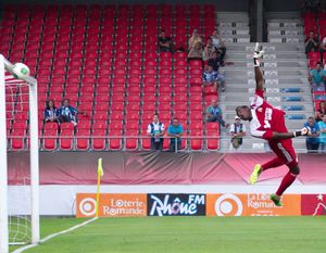 2013 발레 컵에서 마르세유 소속으로 활약하는 삼바