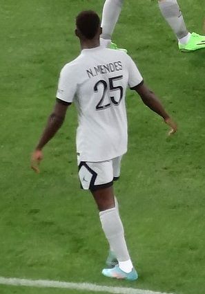 2022년 파리 생제르맹에서 뛰고 있는 멘데스