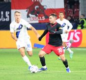 프라테시(왼쪽)가 2023년 인테르에서 뛰는 모습