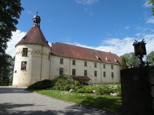 야운필스 성, 투쿰스에서 31킬로미터 떨어짐