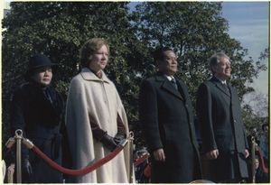 Khunying Virat Chomanan 여사, 로잘린 카터, 끄리앙삭 차마난과 지미 카터 태국 총리 도착 기념식