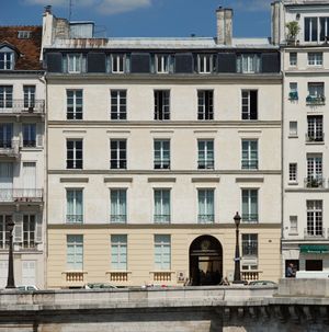 오를레앙 부두 6번지에 위치한 타운 하우스, 1834년부터 폴란드 도서관