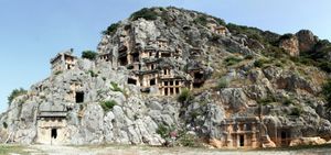 뮈라의 암석 절단 무덤