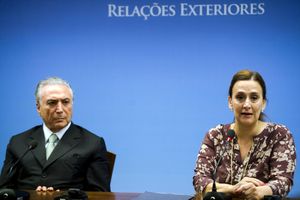 미케티와 당시 브라질 부통령 미셰우 테메르, 2015년 브라질리아 이타마라티 궁전에서