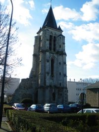 종탑만 남아 있는 생트마리-마들렌 교회