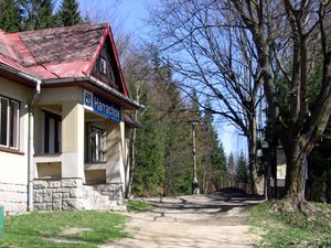 하라호프-미티니 기차역